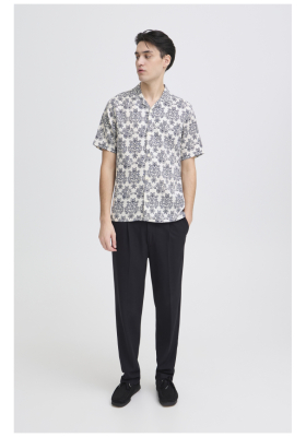 CASUAL FRIDAY Lindhal 6157, Fehér Alapon Kék Mintás Rövid Ujjú Ing 